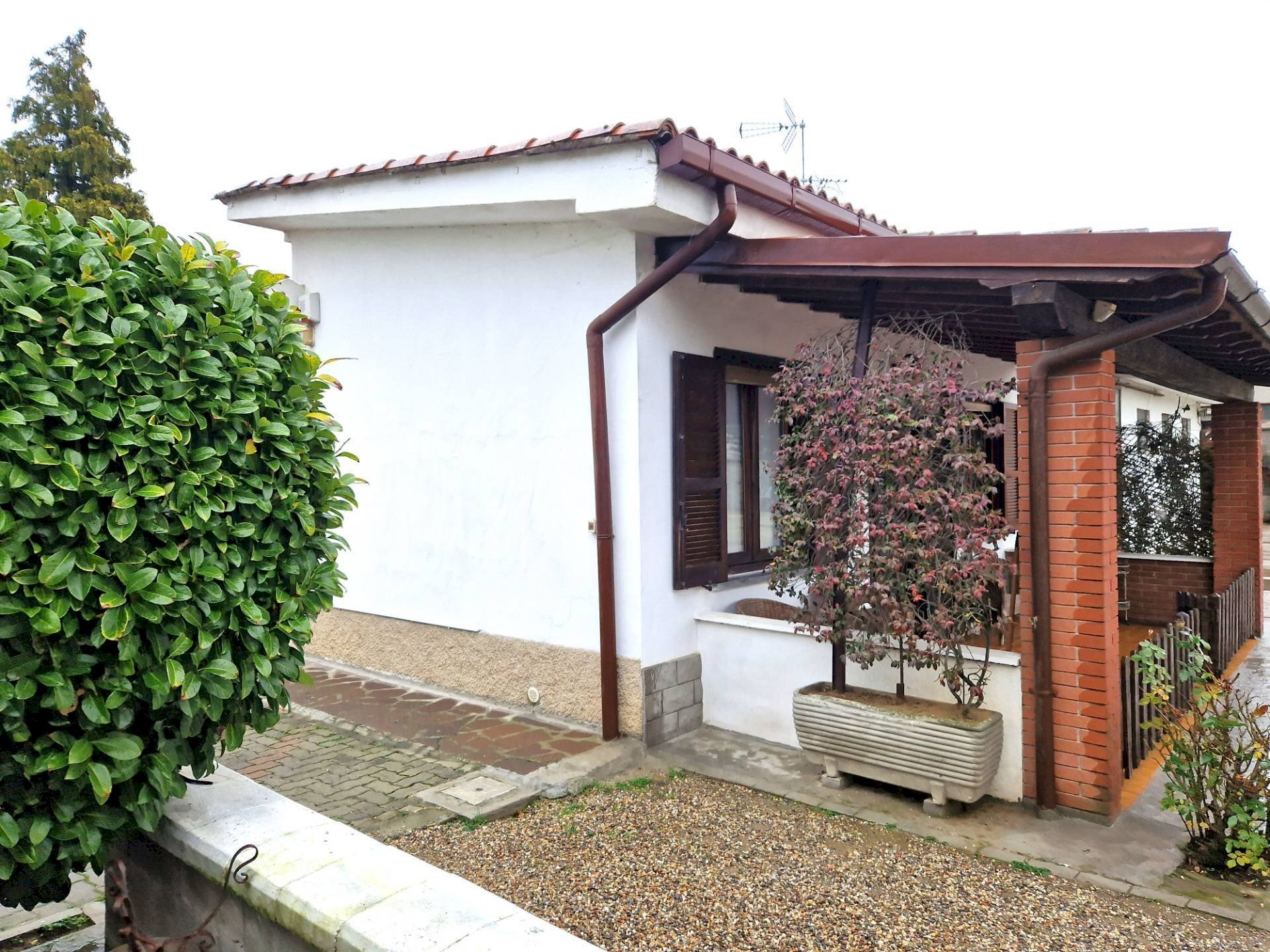 Foto 3 - Locale Commerciale Via 1 Maggio
 
15, Filighera - foto 3