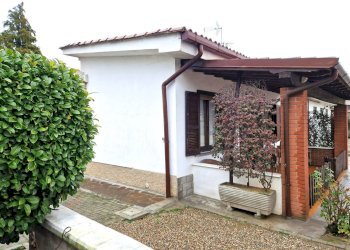 Foto 3 - Locale Commerciale Via 1 Maggio
 
15, Filighera - foto 3