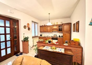 Foto 6 - Locale Commerciale Via 1 Maggio
 
15, Filighera - foto 6