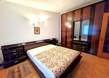 Foto 13 - Locale Commerciale Via 1 Maggio
 
15, Filighera - foto 13