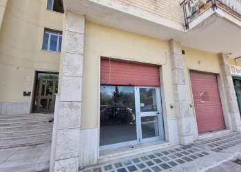 vista - Locale Commerciale Brigata Avellino, Avellino - foto 1