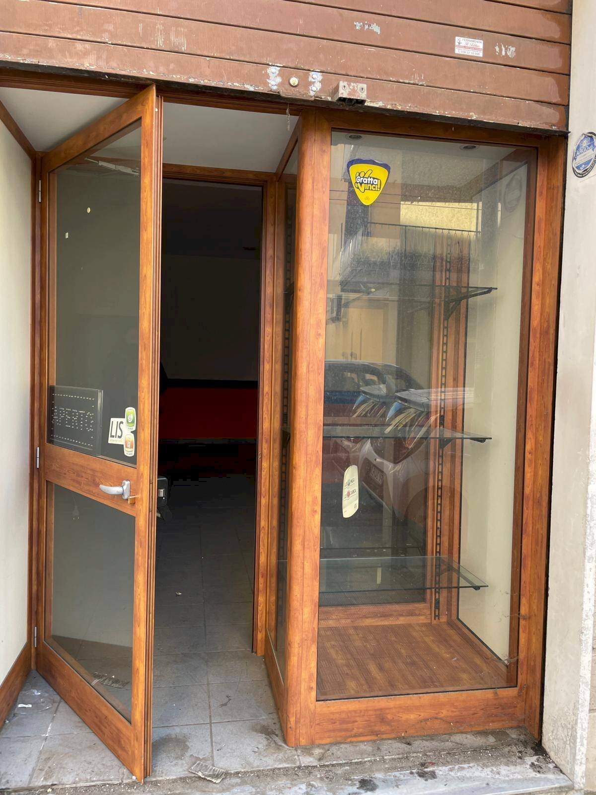 Foto 3 - Locale Commerciale via Guarini
 
45, Avellino - foto 3