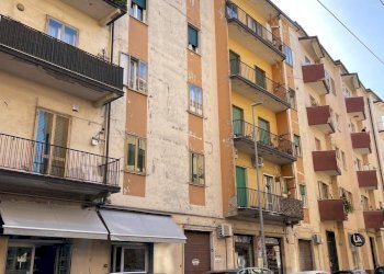 Foto 1 - Commercial Premises via Guarini
 
45, Avellino - photo 1