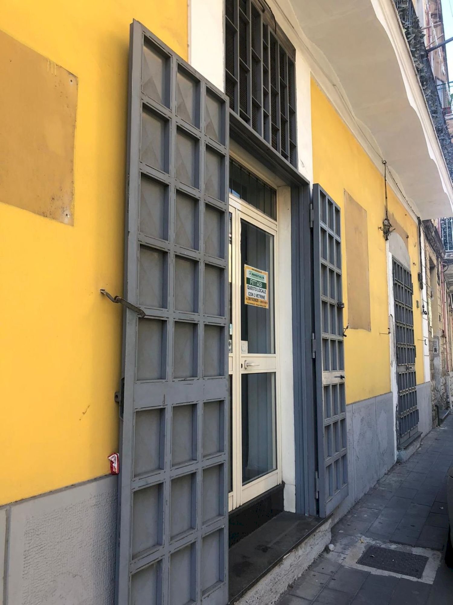 ingresso - Locale Commerciale FEDERICO RICCO, Nocera Inferiore - foto 2