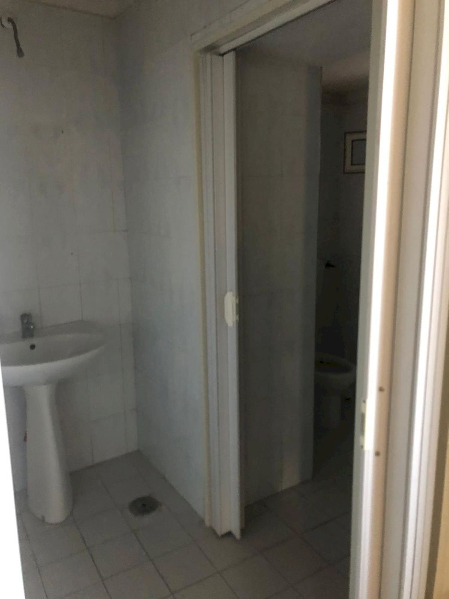 bagno - Locale Commerciale FEDERICO RICCO, Nocera Inferiore - foto 3