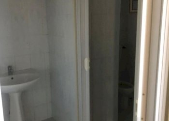 bagno - Locale Commerciale FEDERICO RICCO, Nocera Inferiore - foto 3