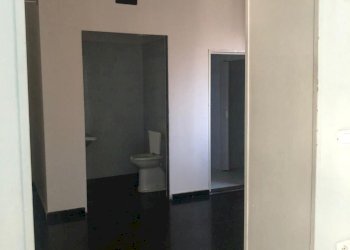 bagno - Locale Commerciale FEDERICO RICCO, Nocera Inferiore - foto 4