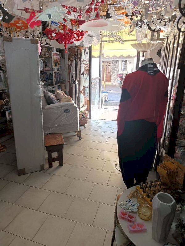 Foto 2 - Locale Commerciale VIA SANT'ANNA
 
4, Nocera Inferiore - foto 2