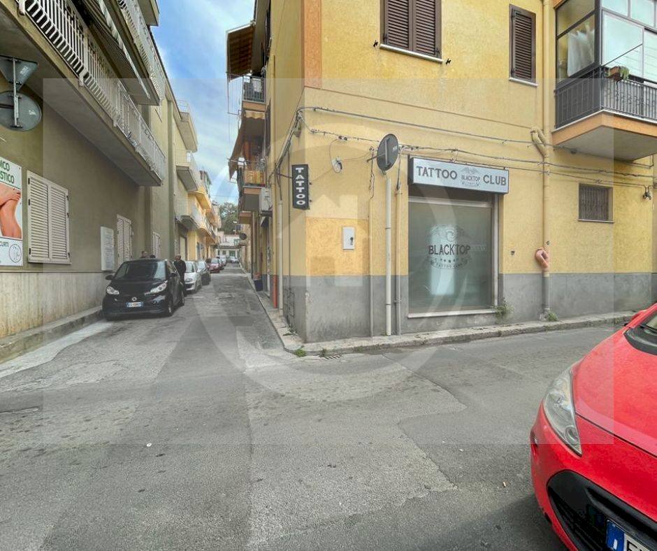 Foto 3 - Locale Commerciale Via Mangiacomo
 
8, Bagheria - foto 3