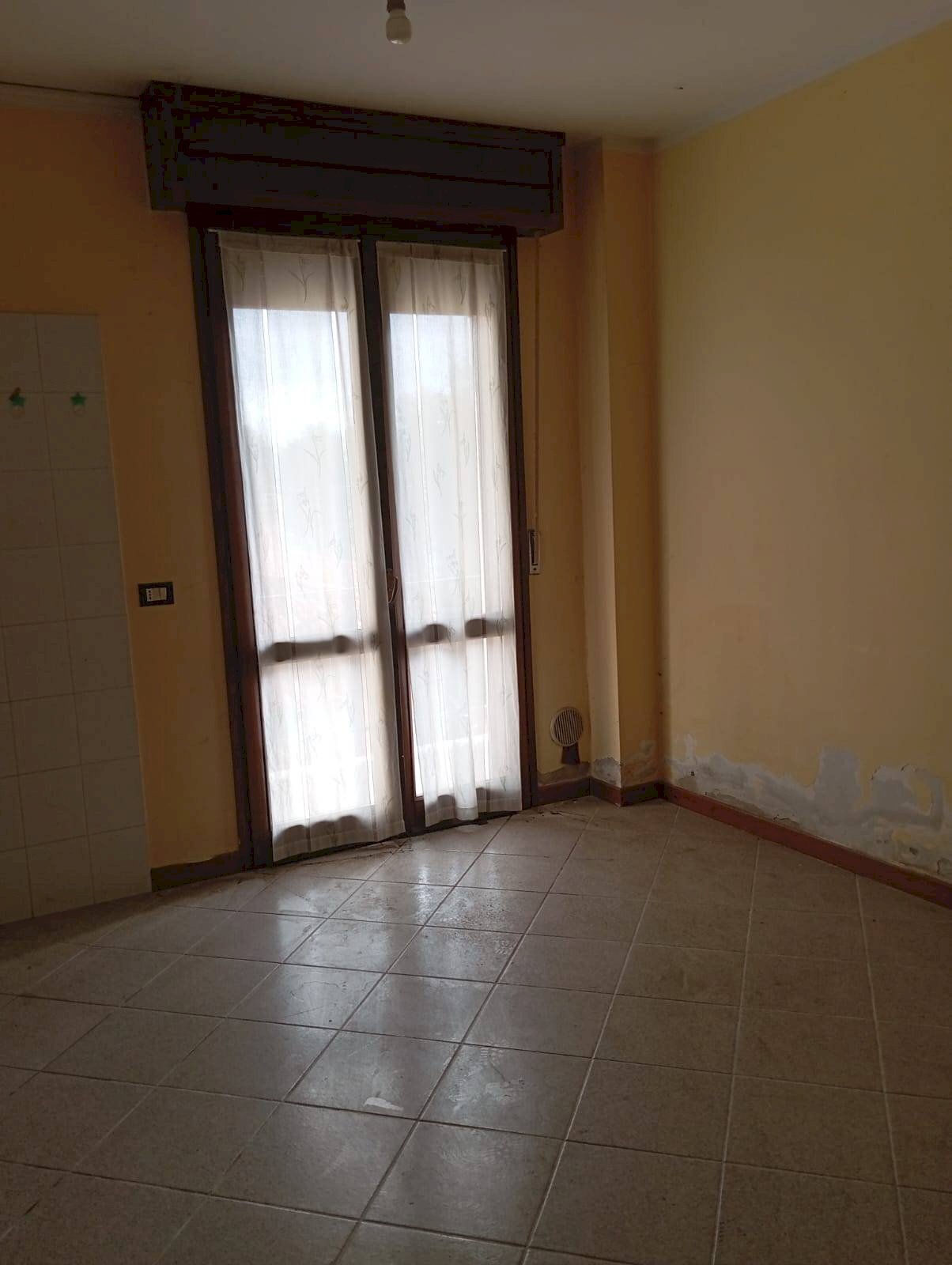 Foto 2 - Stabile - Palazzo VIA CHIESA
 
4, Curtatone - foto 2