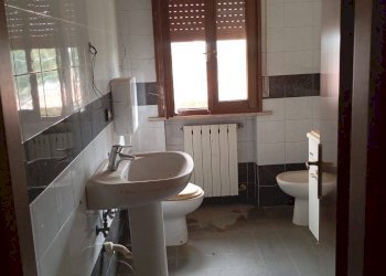 Foto 3 - Stabile - Palazzo VIA CHIESA
 
4, Curtatone - foto 3