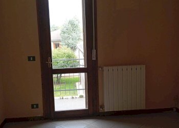 Foto 5 - Stabile - Palazzo VIA CHIESA
 
4, Curtatone - foto 5