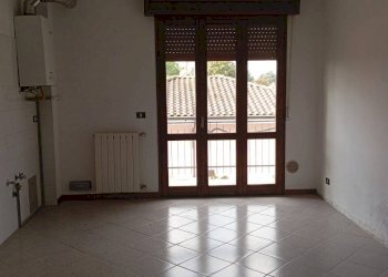 Foto 7 - Stabile - Palazzo VIA CHIESA
 
4, Curtatone - foto 7