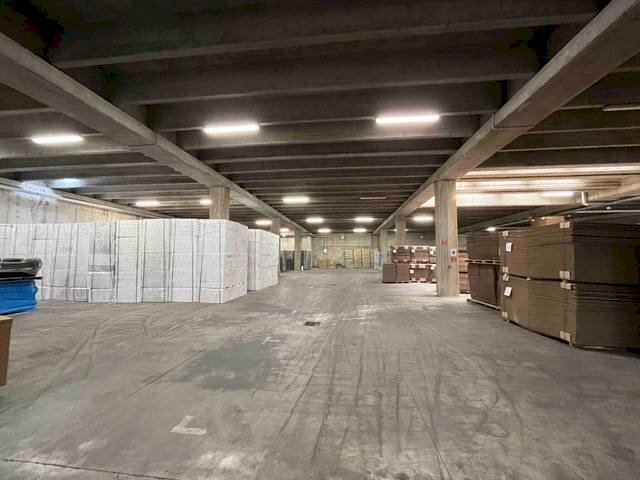 Foto 1 - Warehouse Via Cristoforo Colombo
 
1, Mantova - photo 1