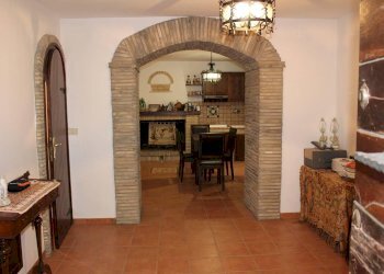 dettagli - Casa indipendente Regina Margherita
 
52, Montenero di Bisaccia - foto 3