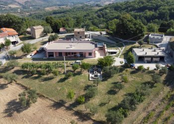 Vista del complesso - Agriturismo contrada Coccioleto
 
73, Carpineto Sinello - foto 1
