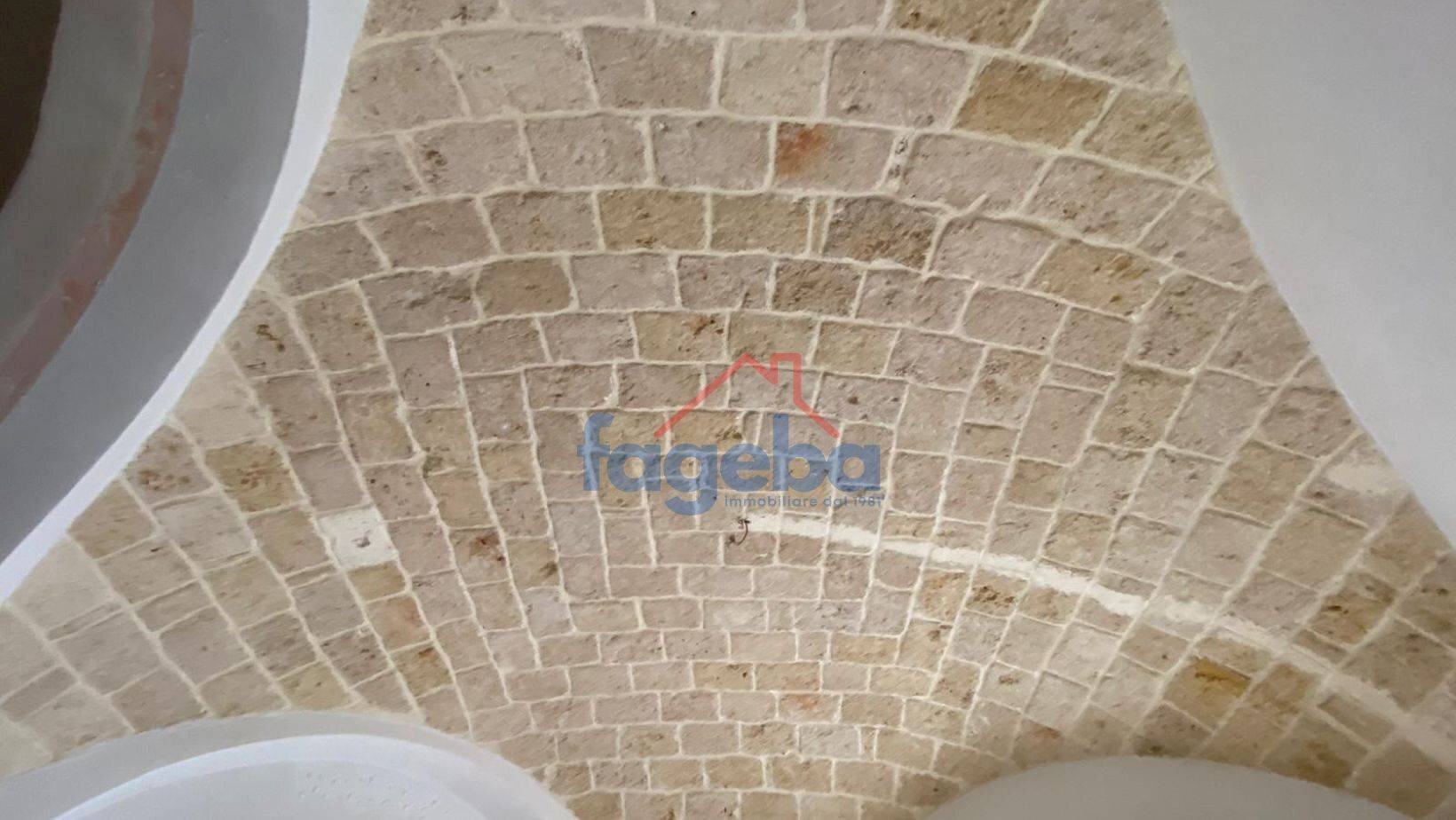 Foto 1 - Locale Commerciale CORSO CAVOUR
 
110, Trani - foto 1