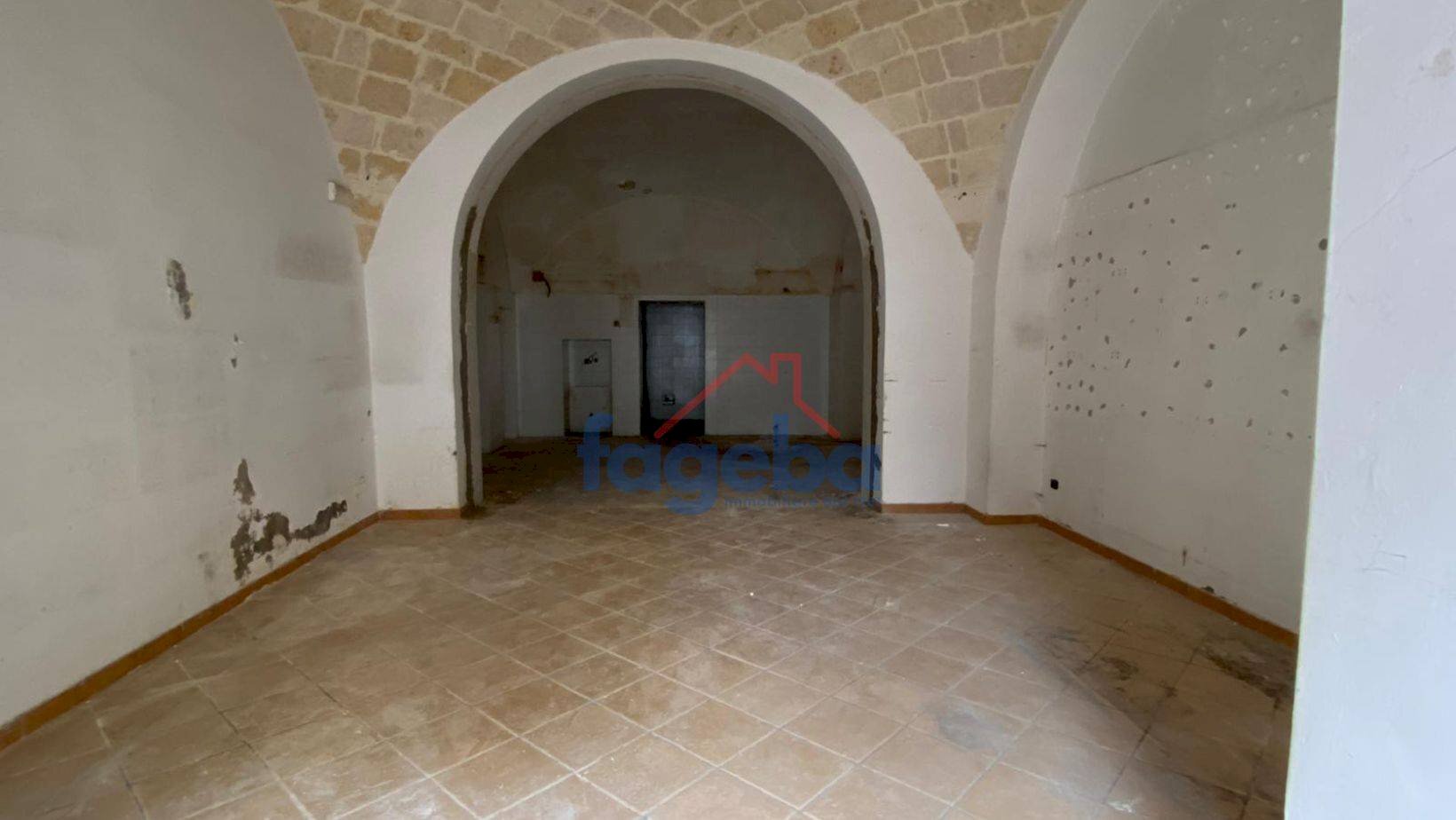 Foto 2 - Locale Commerciale CORSO CAVOUR
110, Trani - foto 2