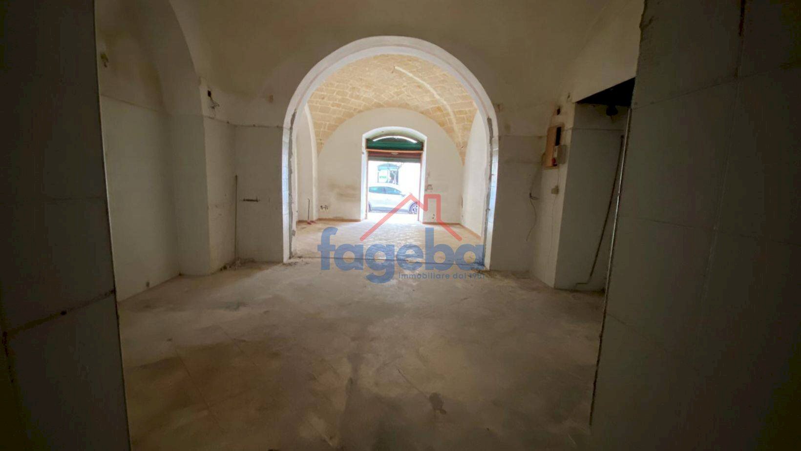 Foto 3 - Locale Commerciale CORSO CAVOUR
110, Trani - foto 3