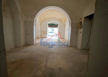 Foto 3 - Locale Commerciale CORSO CAVOUR
 
110, Trani - foto 3