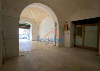 Foto 6 - Locale Commerciale CORSO CAVOUR
 
110, Trani - foto 5