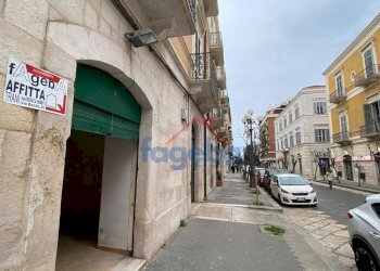 Foto 11 - Locale Commerciale CORSO CAVOUR
 
110, Trani - foto 10