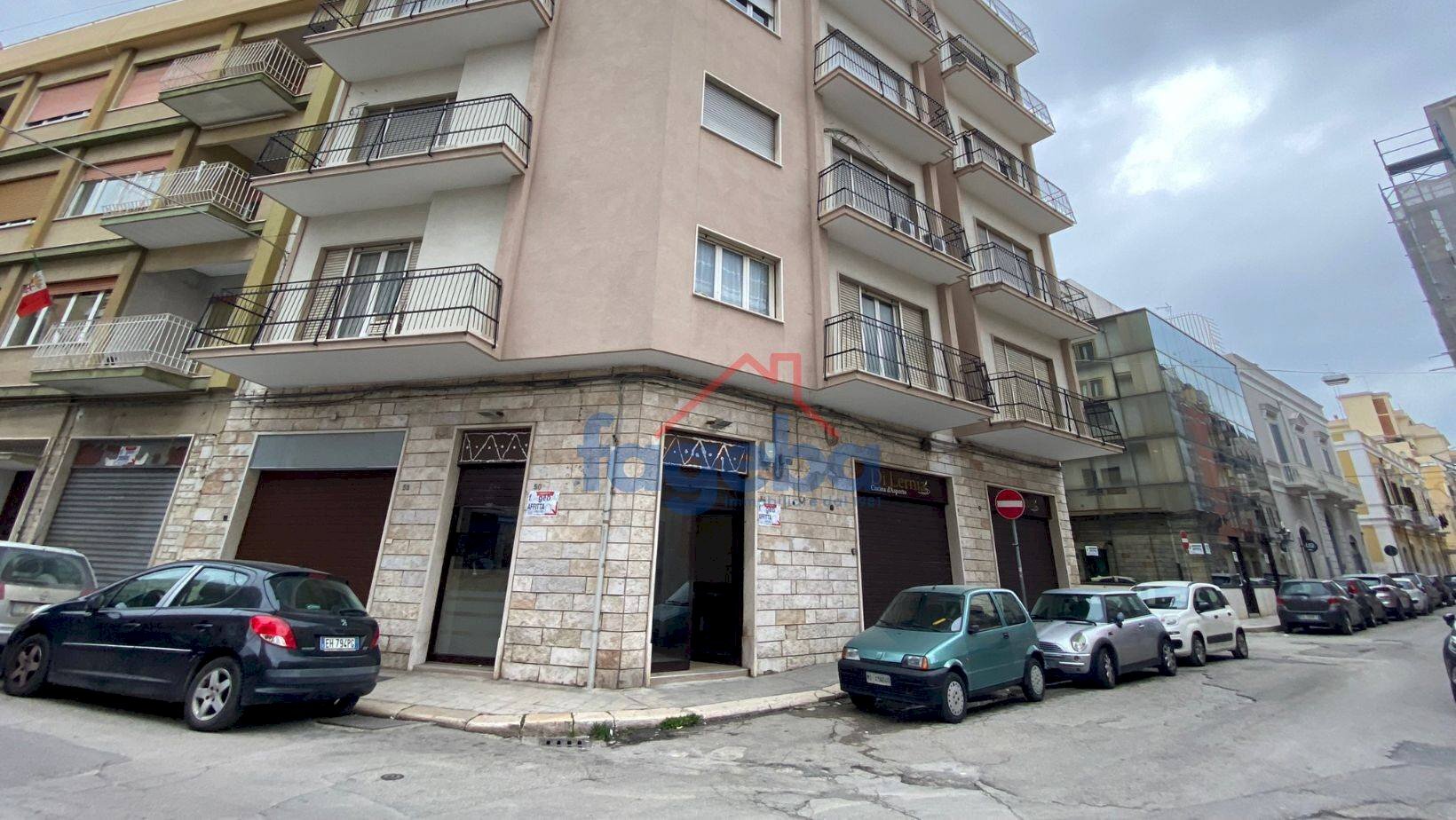 Foto 1 - Locale Commerciale VIA BEBIO
 
54, Trani - foto 1