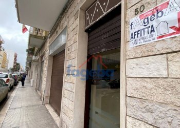Foto 2 - Locale Commerciale VIA BEBIO
 
54, Trani - foto 2