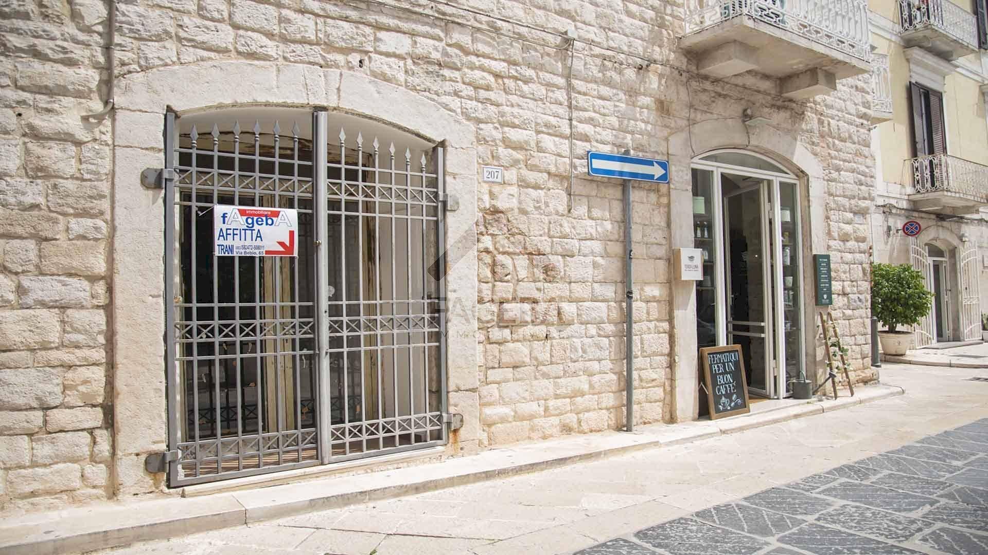 Foto 1 - Commercial Premises VIA MARIO PAGANO
 
207, Trani - photo 1