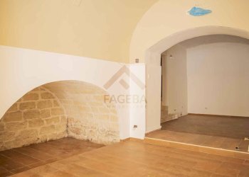 Foto 2 - Locale Commerciale VIA MARIO PAGANO
 
207, Trani - foto 2