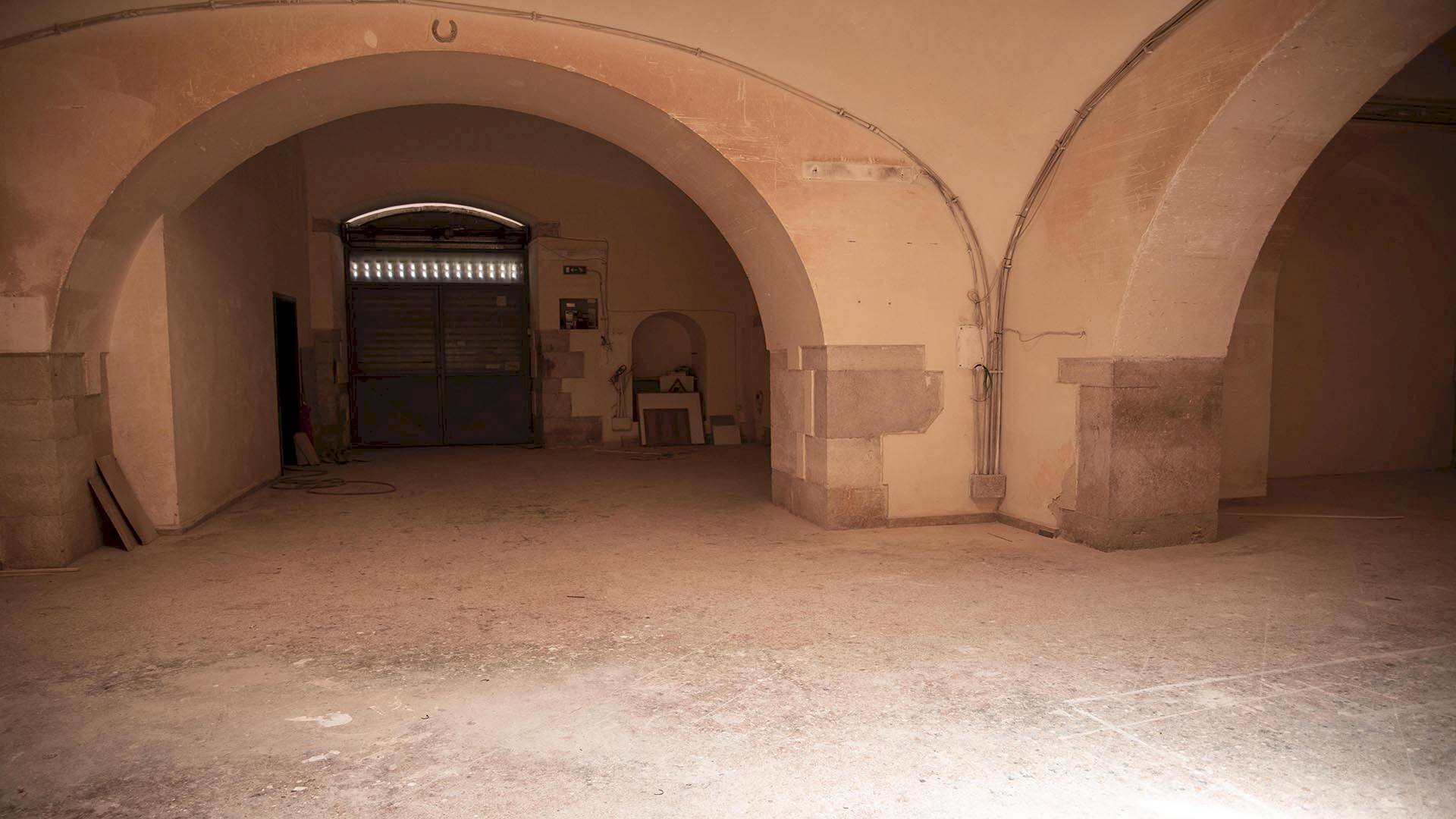 Foto 2 - Commercial Premises VIA UMBERTO
11, Trani - photo 2