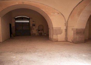 Foto 2 - Locale Commerciale VIA UMBERTO
 
11, Trani - foto 2