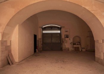 Foto 4 - Locale Commerciale VIA UMBERTO
 
11, Trani - foto 3