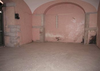 Foto 14 - Locale Commerciale VIA UMBERTO
 
11, Trani - foto 13