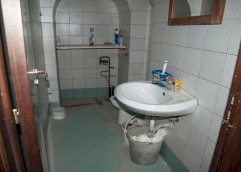 Foto 21 - Locale Commerciale VIA UMBERTO
 
11, Trani - foto 20