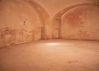 Foto 22 - Locale Commerciale VIA UMBERTO
 
11, Trani - foto 21