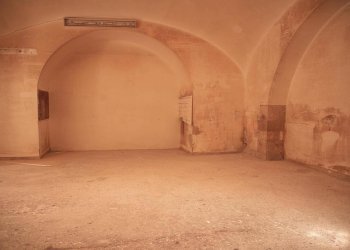 Foto 24 - Locale Commerciale VIA UMBERTO
 
11, Trani - foto 23