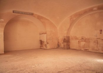 Foto 25 - Locale Commerciale VIA UMBERTO
 
11, Trani - foto 24