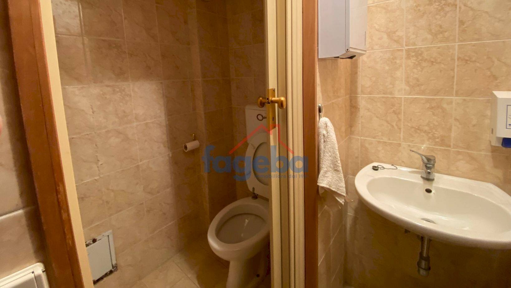 Foto 4 - Ufficio PIAZZA CAMPO DEI LONGOBARDI
 
20, Trani - foto 3