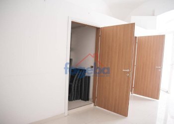 Foto 8 - Locale Commerciale VIA MARGHERITA DI BORGOGNA
 
53, Trani - foto 7