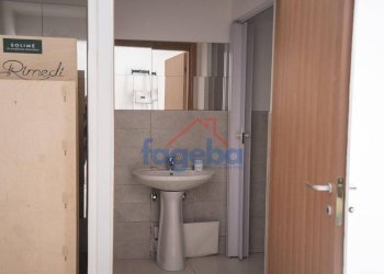 Foto 12 - Locale Commerciale VIA MARGHERITA DI BORGOGNA
 
53, Trani - foto 11