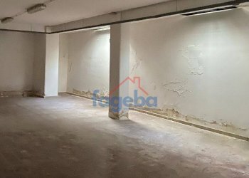 Foto 3 - Magazzino PIAZZA ALBANESE
 
1, Trani - foto 3