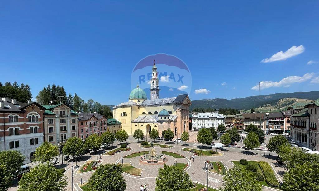 Edificio all\'aperto - Negozio via dante alighieri
 
19, Asiago - foto 2