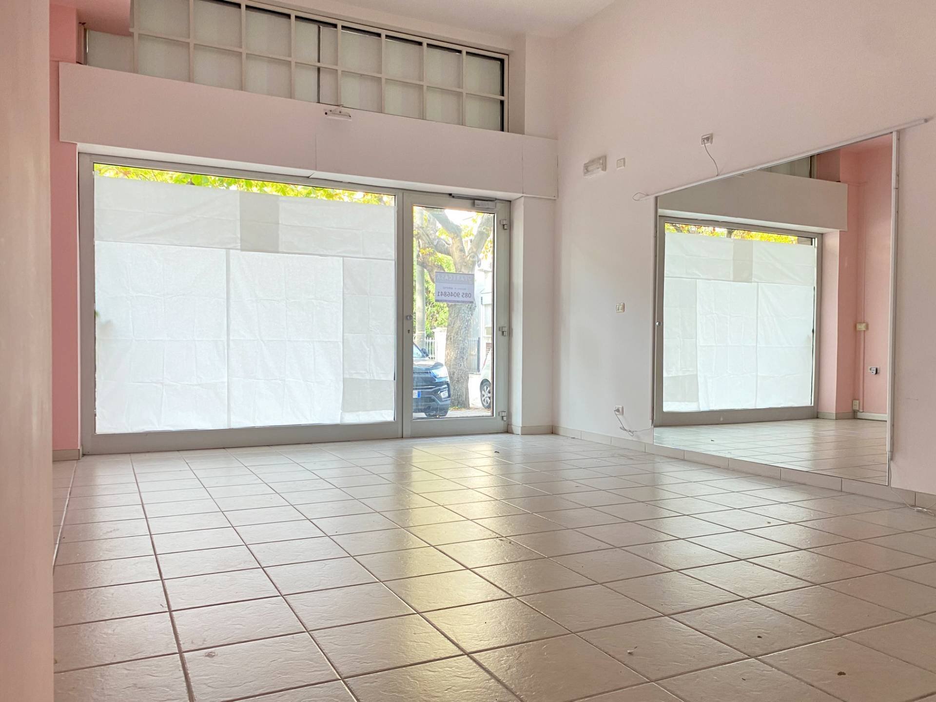 Foto 2 - Commercial Premises Via Gasbarrini
 
4, Giulianova - photo 2