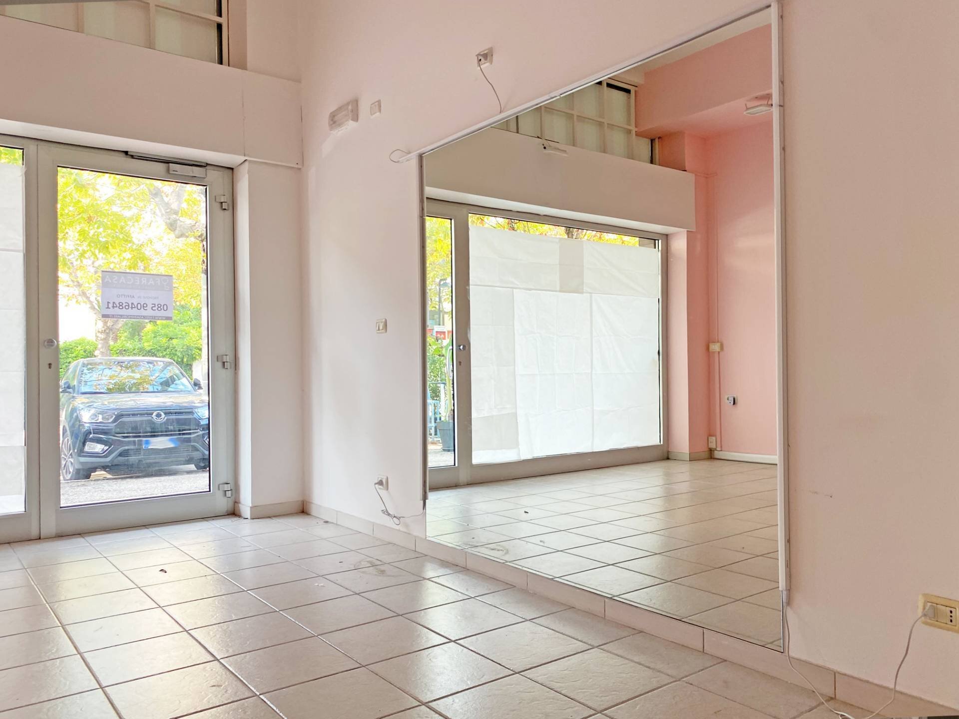 Foto 1 - Commercial Premises Via Gasbarrini
 
4, Giulianova - photo 1