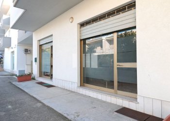 Foto 20 - Locale Commerciale Via Giuseppe Parini
 
32, Giulianova - foto 20