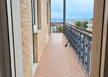 Foto 5 - Quadrilocale Via Papa Giovanni XXIII
 
48, Mosciano Sant'Angelo - foto 5