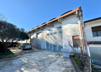 Foto 1 - Capannone Via Degli Alpini
 
36, Noventa Vicentina - foto 1