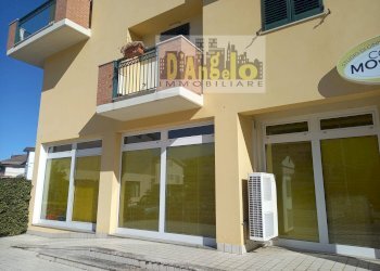 Foto 1 - Locale Commerciale Via palmiro togliatti
 
92, Offida - foto 1