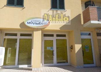 Foto 3 - Locale Commerciale Via palmiro togliatti
 
92, Offida - foto 3